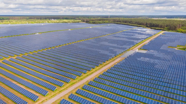 aerial-view-solar-power-plant-qatit-ormwj.webp