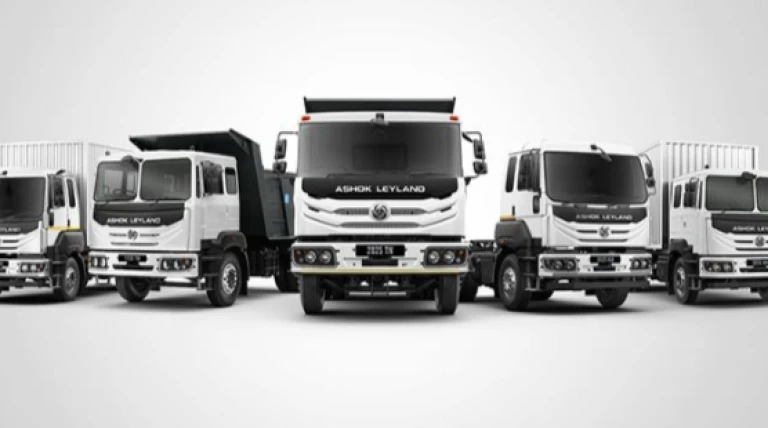 ashok-leyland-launches-uptime-centre-to-boost-vehicle-performance.webp