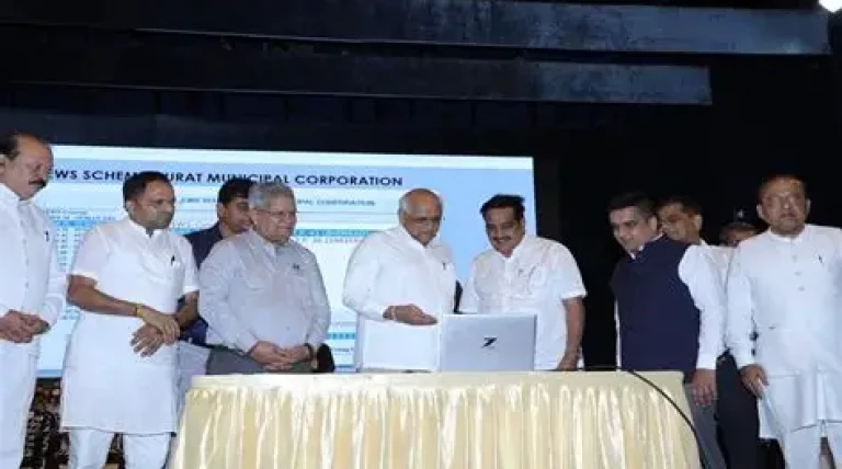 cm-patels-435-cr-vision-for-surat.webp