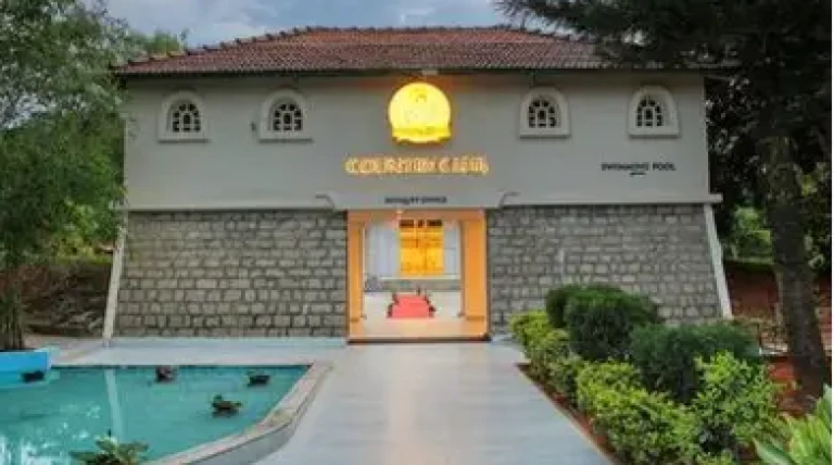 country-club-hospitality.webp