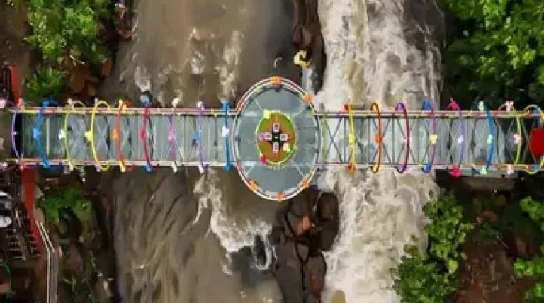 first-glass-skywalk.webp