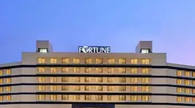fortune-airport-road-kochi.webp