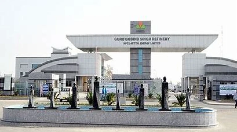 hmel-signs-mou-with-iit-kanpur-to-advance-rd-sustainable-technology.webp