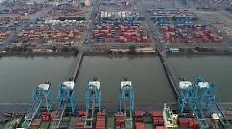 kerala-govt-fast-tracks-port-led-industrialisation-to-step-up-land-acquisition.webp