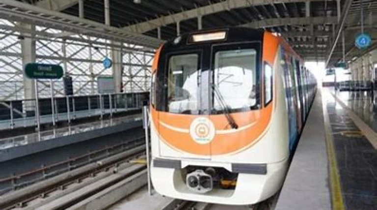 nagpur-metro-powering-up-with-16-new-trains.webp