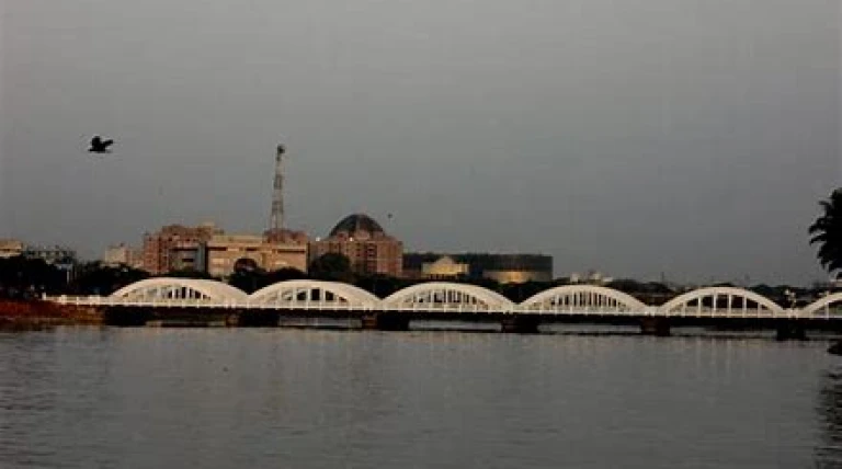 napier-bridge-kovalam-stretch.webp