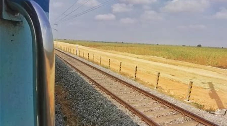 new-kushtagi-talakal-section-of-gadag-wadi-rail-line-inaugurated.webp