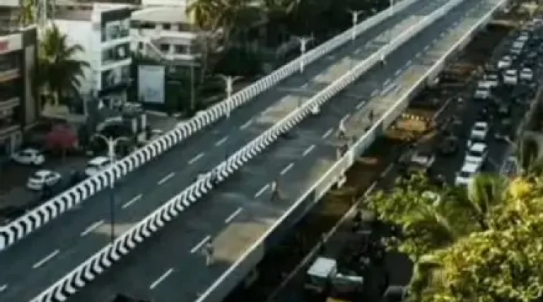 palarivattom-flyover-above-kochi-metro-viaduct.webp