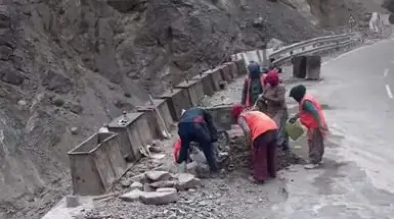 project-vijayak-to-boost-connectivity-in-ladakh.webp